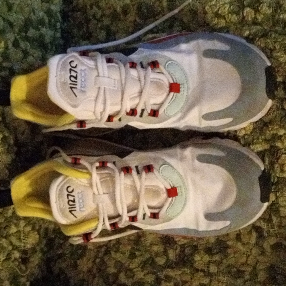 Nike react women's size 7 tennis shoes 👟